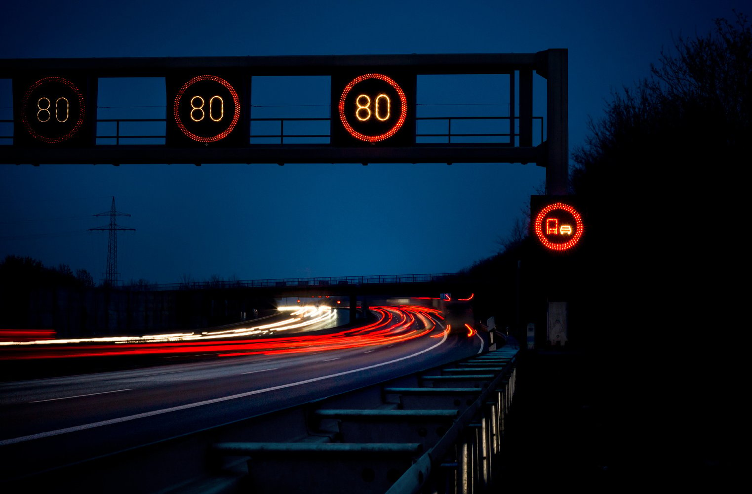 Highways England extends contract